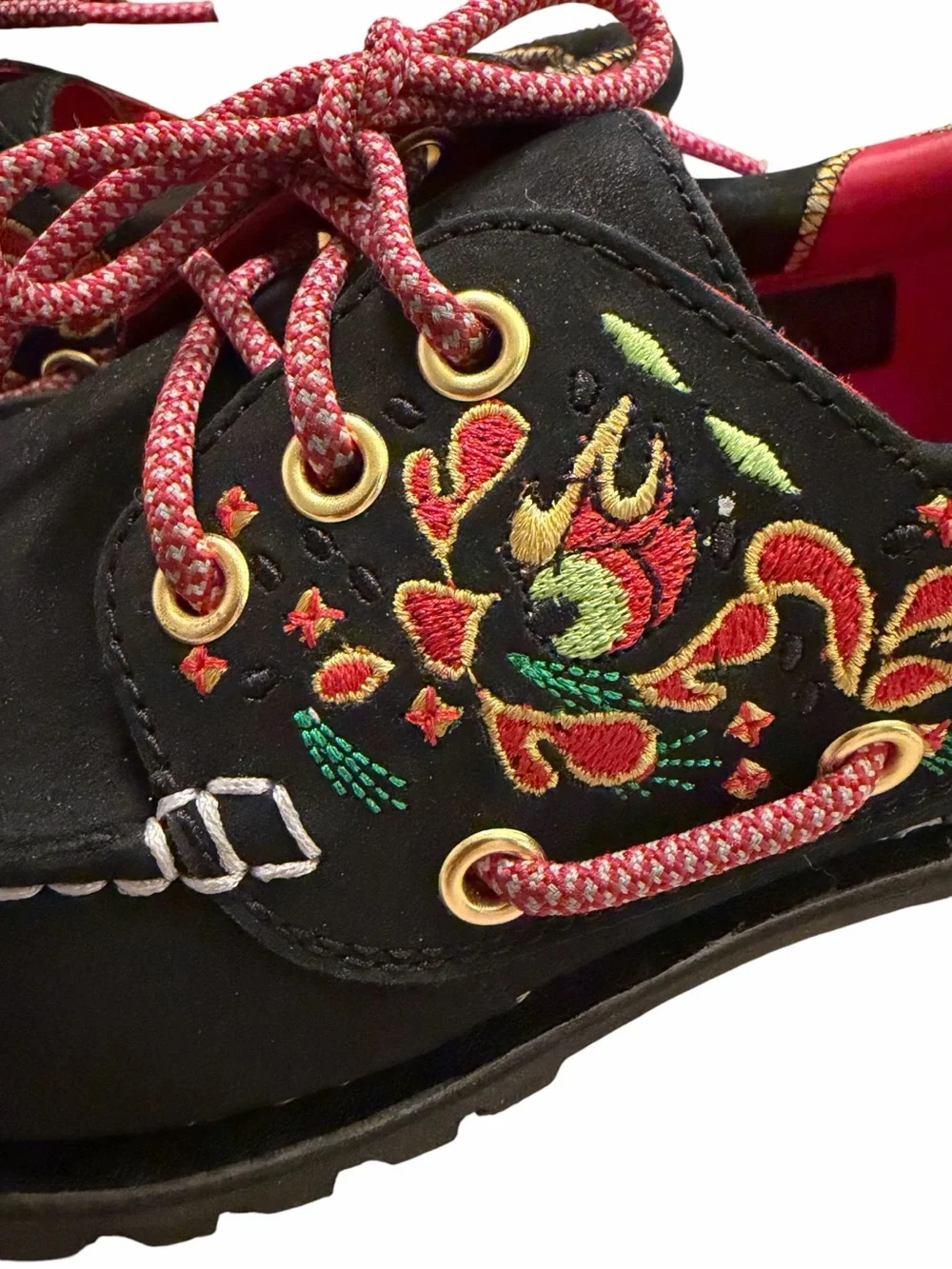 Women’s Timberland Shoes with Floral Trim and Pink Laces